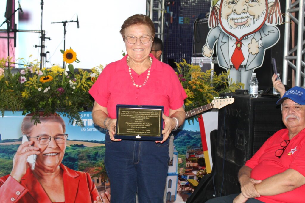 Fátima Nunes é homenageada pelos 50 anos de caminhada em Cícero Dantas